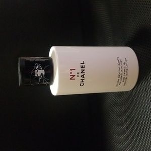 Chanel no1 revitalizing lot///ion